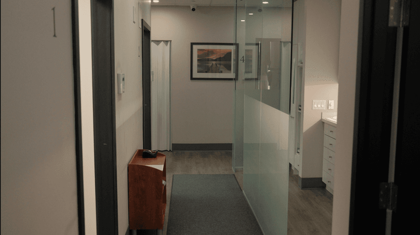 Hallway to the operatories